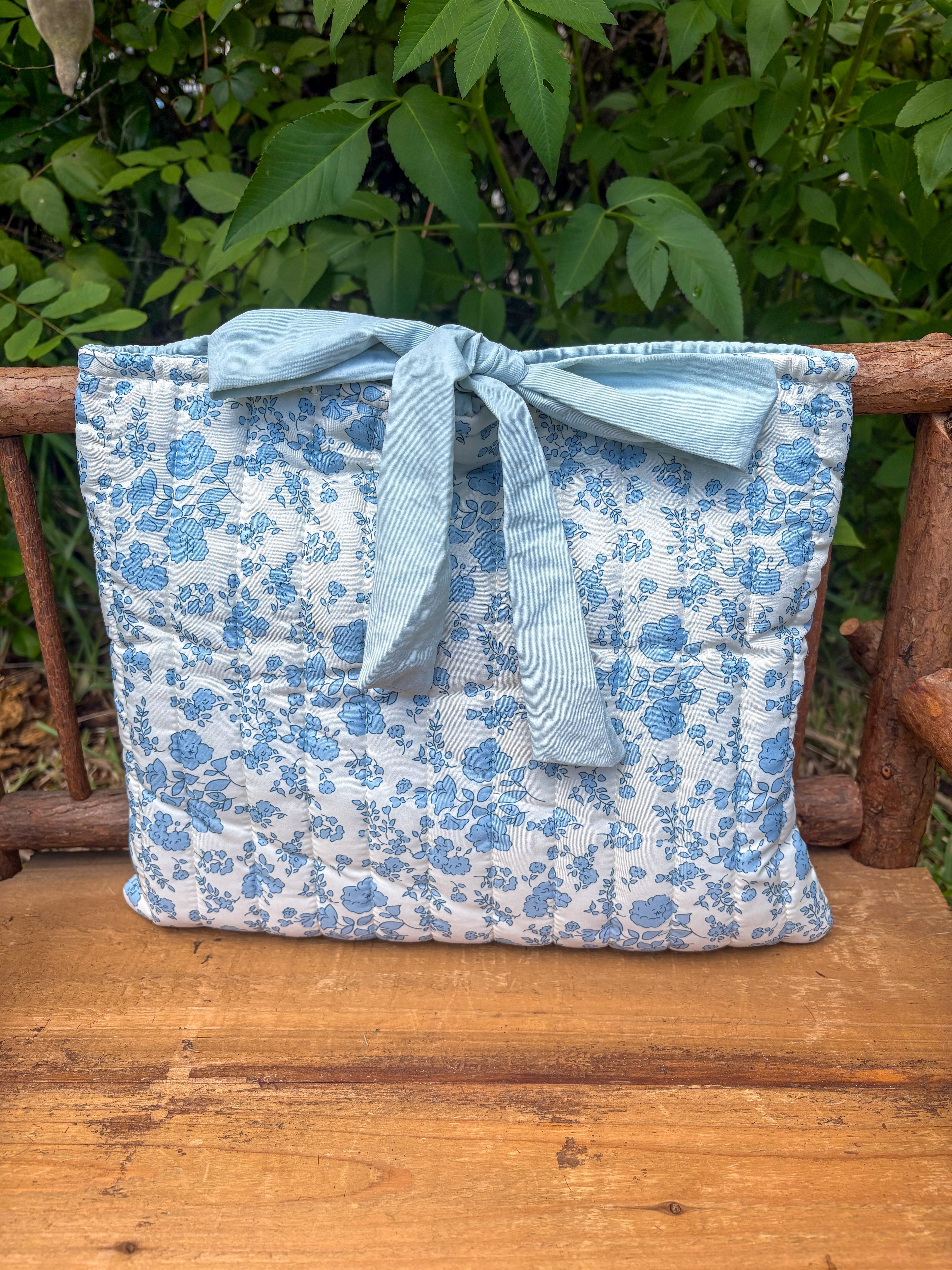 The Blue Willow Bible Bag